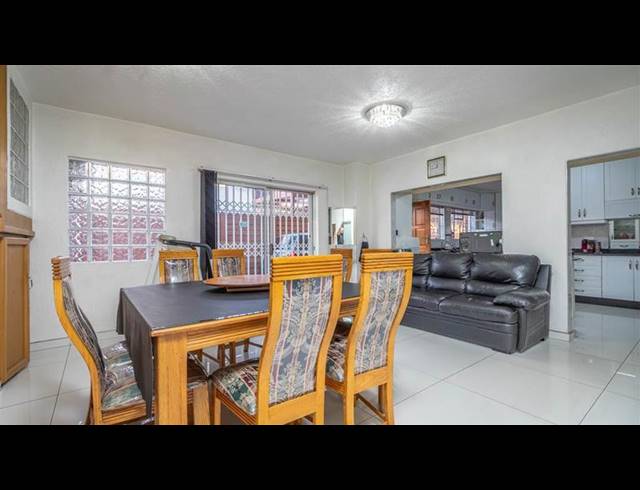 6 BEDROOM HOUSE FOR SALE IN LAUDIUM